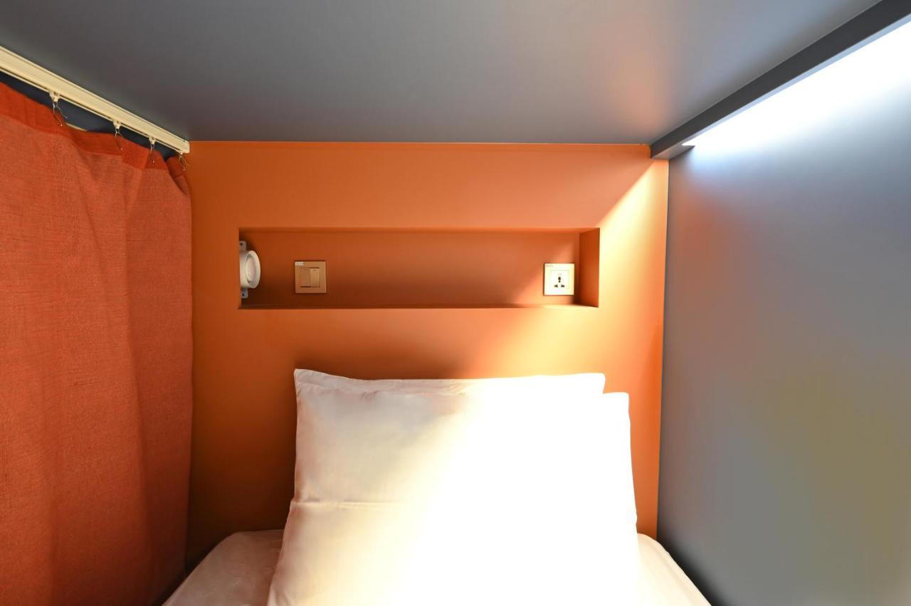 Dream Chaser Boutique Capsule Hotel Singapore Exterior foto